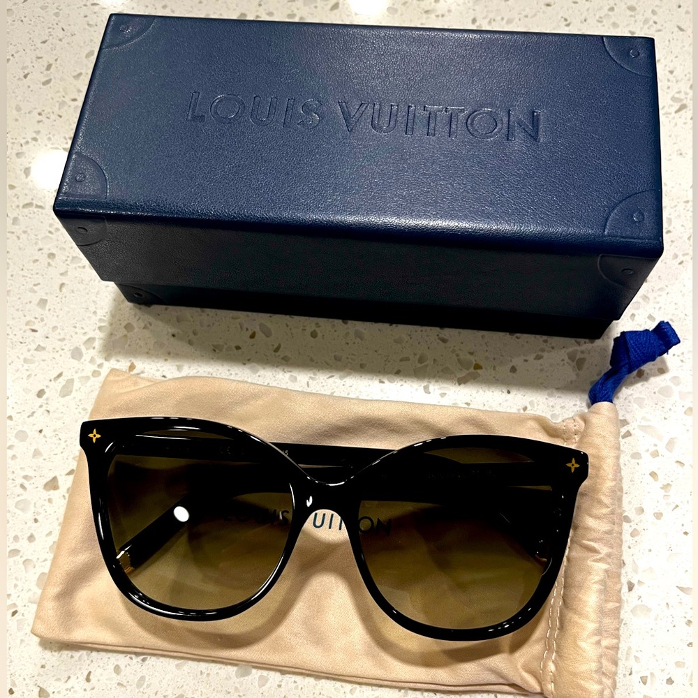 Louis Vuitton My Monogram Light Cat Eye Sunglasses $540 Z1657W